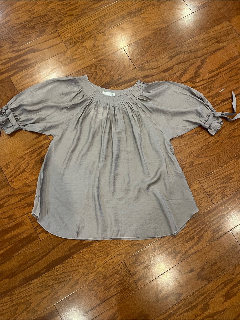 Paisley Vine Women's Taupe Peasant Blouse Med NWT tie sleeves